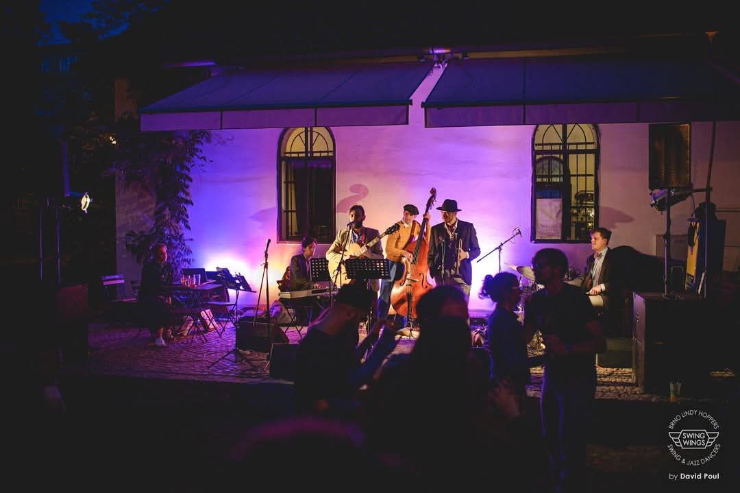 Swingová tančírna na Ponavě: HOUSE BAND TRIO